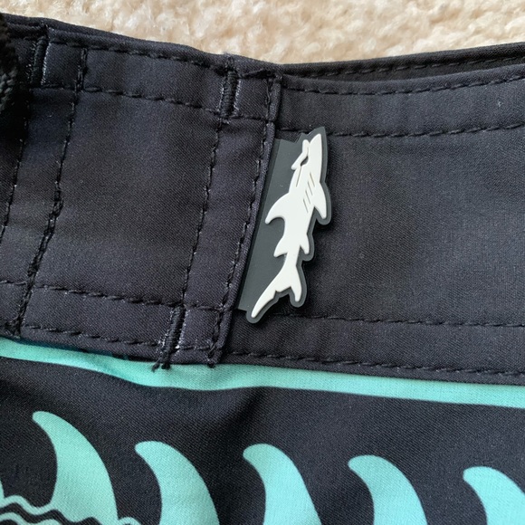 Maui and Sons Boardshorts - Picture 5 of 6